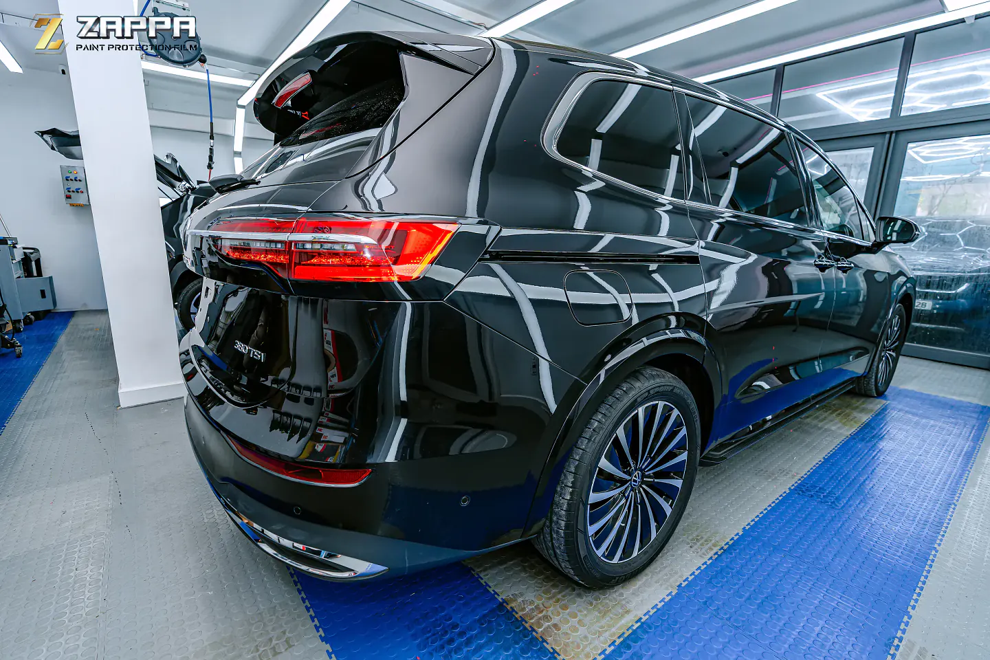Dự án dán phim xe VW VILORAN tại Store Detailing